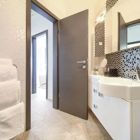 Vila Miracle 2 Comfortable Krk Town