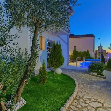 Miracle 2 Comfortable * Krk Town