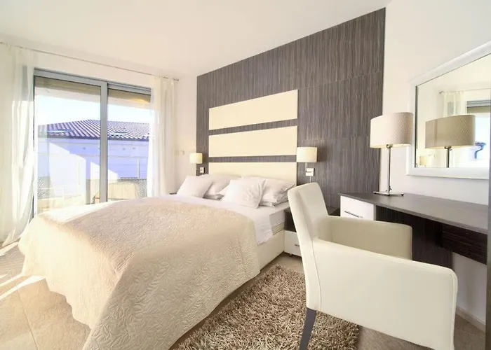 Miracle 2 Comfortable Villa Krk Town