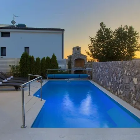 Villa Miracle 2 Comfortable *